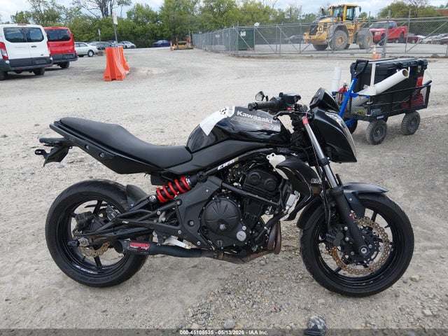45108535 :رقم المزاد ، JKAEREC18ADA49029 vin ، 2010 Kawasaki Er650 C مزاد بيع