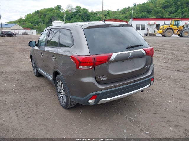 Продажа на аукционе авто 2016 Mitsubishi Outlander Se, vin: JA4AZ3A34GZ043115, номер лота: 45108551