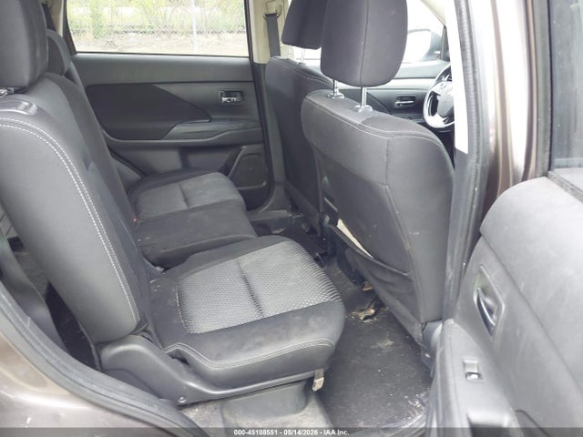 Продажа на аукционе авто 2016 Mitsubishi Outlander Se, vin: JA4AZ3A34GZ043115, номер лота: 45108551