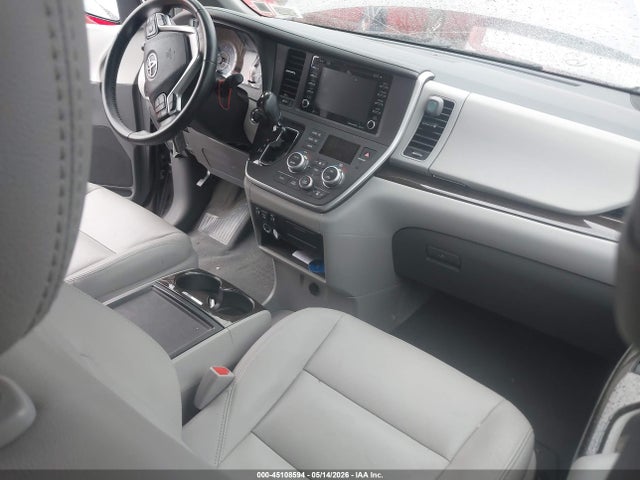 2020 Toyota Sienna Xle მანქანა იყიდება აუქციონზე, vin: 5TDYZ3DC3LS042890, აუქციონის ნომერი: 45108594