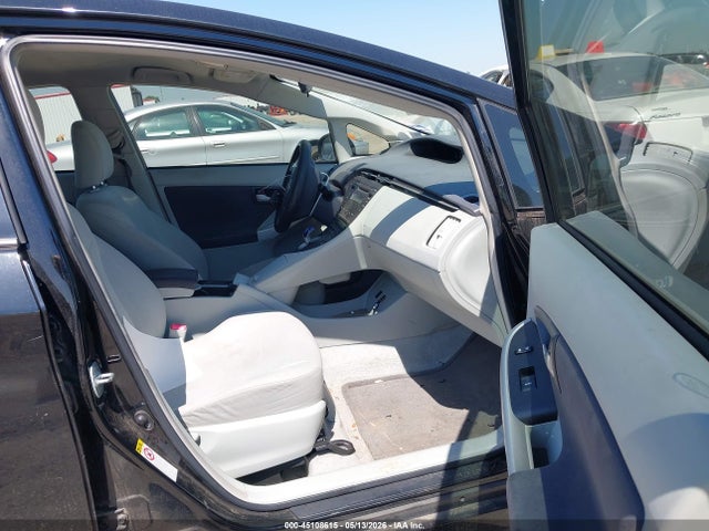 45108615 :رقم المزاد ، JTDKN3DU7B5305817 vin ، 2011 Toyota Prius Three مزاد بيع