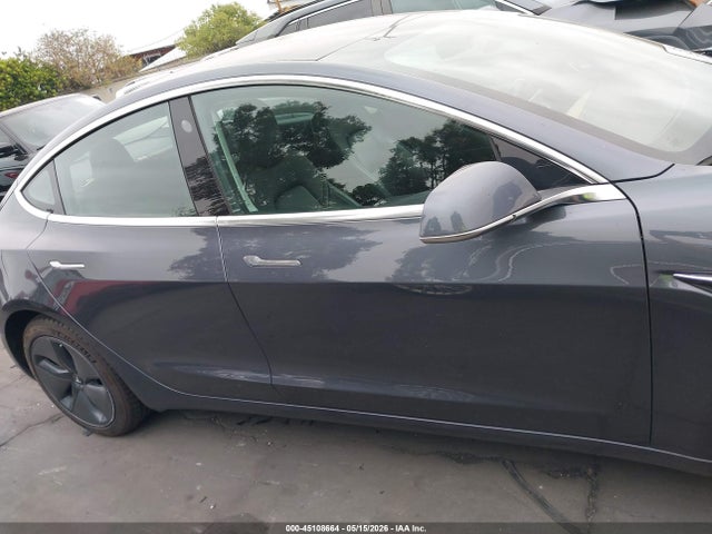 Aukcja sprzedaży 2018 Tesla Model 3 Long Range/mid Range, vin: 5YJ3E1EA5JF018910, numer aukcji: 45108664