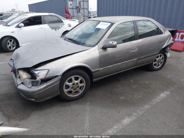 45108706 :رقم المزاد ، JT2BG22K9Y0472247 vin ، 2000 Toyota Camry Le مزاد بيع