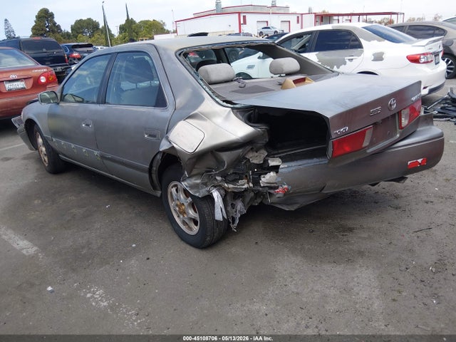 45108706 :رقم المزاد ، JT2BG22K9Y0472247 vin ، 2000 Toyota Camry Le مزاد بيع
