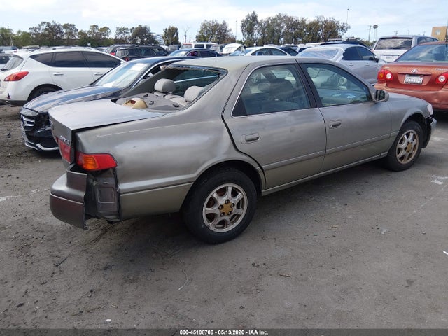 45108706 :رقم المزاد ، JT2BG22K9Y0472247 vin ، 2000 Toyota Camry Le مزاد بيع