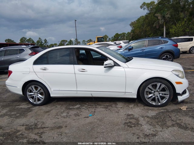 2014 Mercedes-benz C 250 Luxury მანქანა იყიდება აუქციონზე, vin: WDDGF4HB6EA958111, აუქციონის ნომერი: 45108735