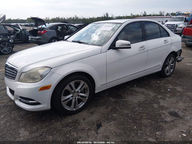 2014 Mercedes-benz C 250 Luxury მანქანა იყიდება აუქციონზე, vin: WDDGF4HB6EA958111, აუქციონის ნომერი: 45108735