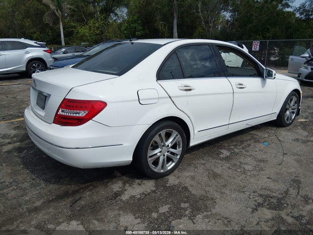 2014 Mercedes-benz C 250 Luxury მანქანა იყიდება აუქციონზე, vin: WDDGF4HB6EA958111, აუქციონის ნომერი: 45108735
