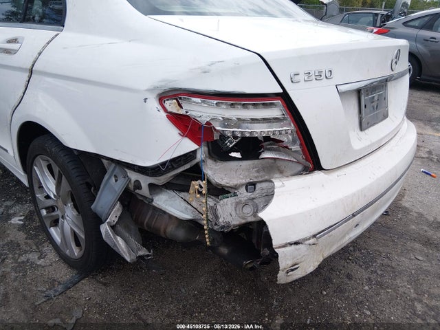 2014 Mercedes-benz C 250 Luxury მანქანა იყიდება აუქციონზე, vin: WDDGF4HB6EA958111, აუქციონის ნომერი: 45108735
