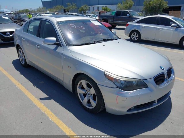 2007 Bmw 525i მანქანა იყიდება აუქციონზე, vin: WBANE53527CY05581, აუქციონის ნომერი: 45108929