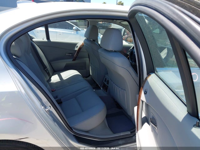 2007 Bmw 525i მანქანა იყიდება აუქციონზე, vin: WBANE53527CY05581, აუქციონის ნომერი: 45108929