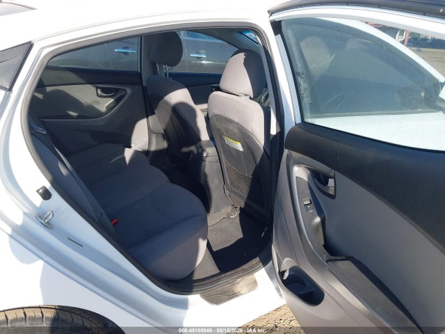 Продажа на аукционе авто 2016 Hyundai Elantra Se, vin: 5NPDH4AE8GH721241, номер лота: 45108946