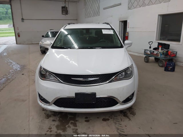 Auction sale of the 2018 Chrysler Pacifica Touring L, vin: 2C4RC1BG5JR120866, lot number: 45109000