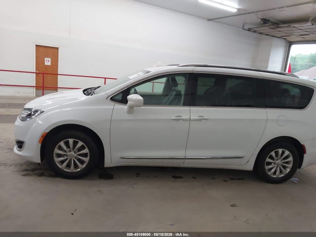 Auction sale of the 2018 Chrysler Pacifica Touring L, vin: 2C4RC1BG5JR120866, lot number: 45109000