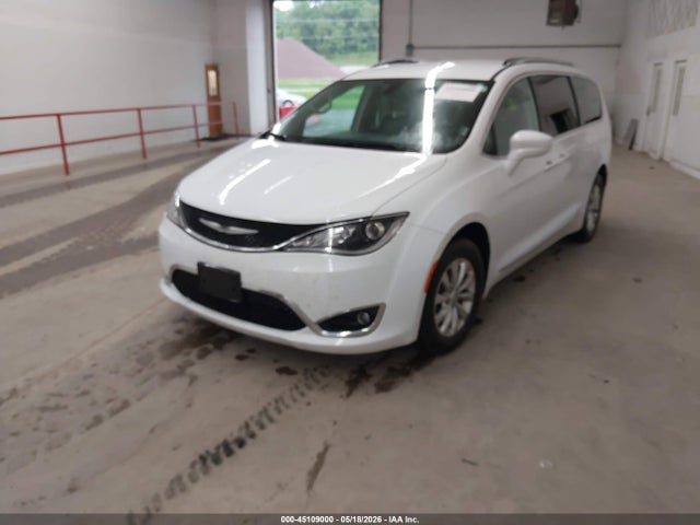 Auction sale of the 2018 Chrysler Pacifica Touring L, vin: 2C4RC1BG5JR120866, lot number: 45109000