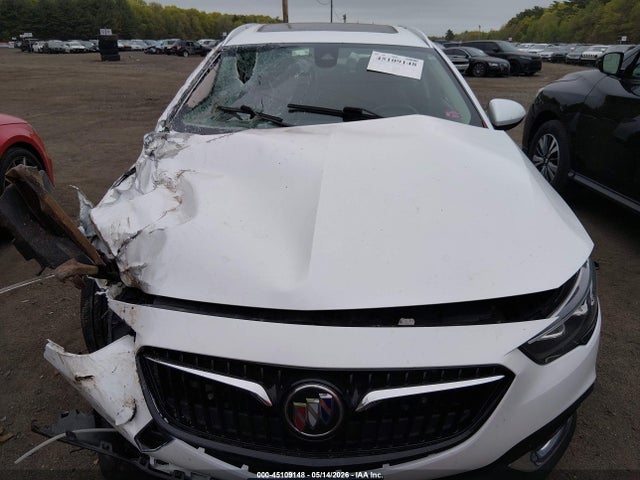 45109148 :رقم المزاد ، W04GV8SX4J1103257 vin ، 2018 Buick Regal Tourx Essence مزاد بيع