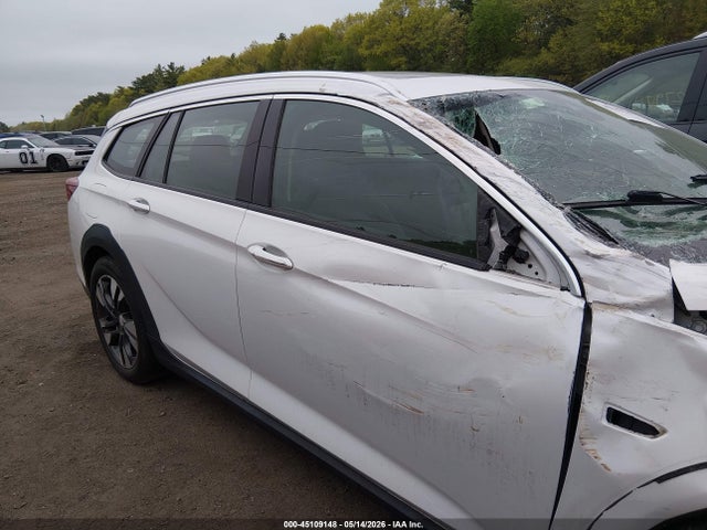 45109148 :رقم المزاد ، W04GV8SX4J1103257 vin ، 2018 Buick Regal Tourx Essence مزاد بيع