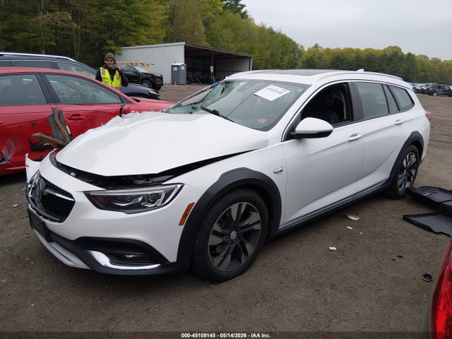 45109148 :رقم المزاد ، W04GV8SX4J1103257 vin ، 2018 Buick Regal Tourx Essence مزاد بيع