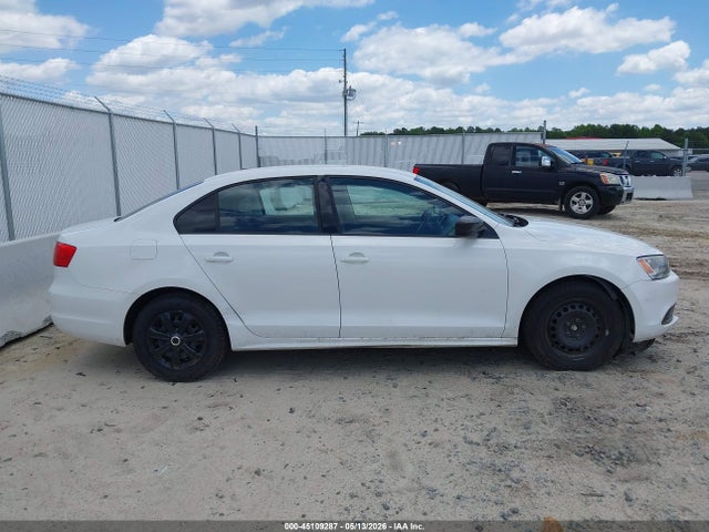 2014 Volkswagen Jetta 2.0l S მანქანა იყიდება აუქციონზე, vin: 3VW2K7AJ3EM367639, აუქციონის ნომერი: 45109287