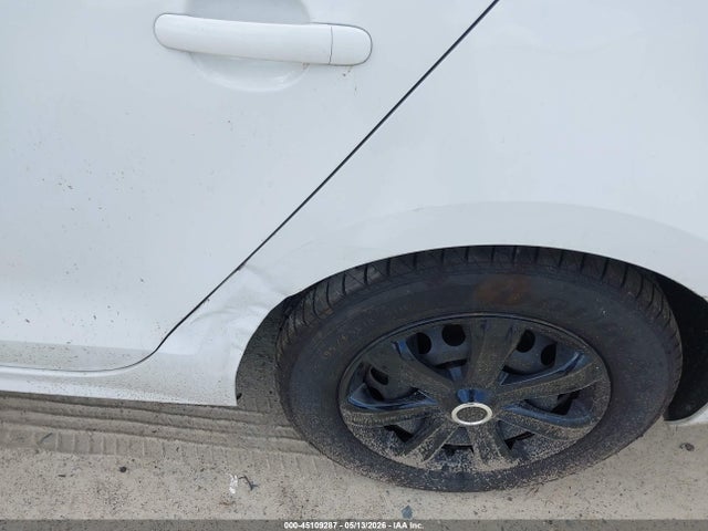 2014 Volkswagen Jetta 2.0l S მანქანა იყიდება აუქციონზე, vin: 3VW2K7AJ3EM367639, აუქციონის ნომერი: 45109287