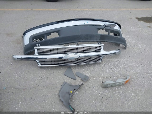 2003 Chevrolet Suburban 1500 Ls მანქანა იყიდება აუქციონზე, vin: 3GNEC16T03G245179, აუქციონის ნომერი: 45109288