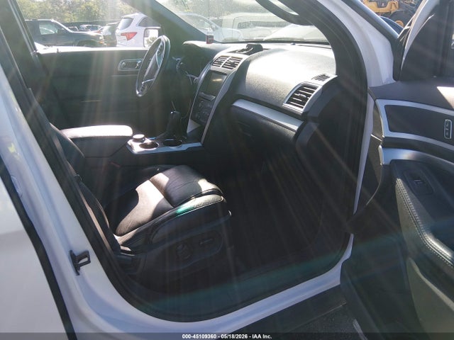 45109360 :رقم المزاد ، 1FMHK8D8XBGA62930 vin ، 2011 Ford Explorer Xlt مزاد بيع