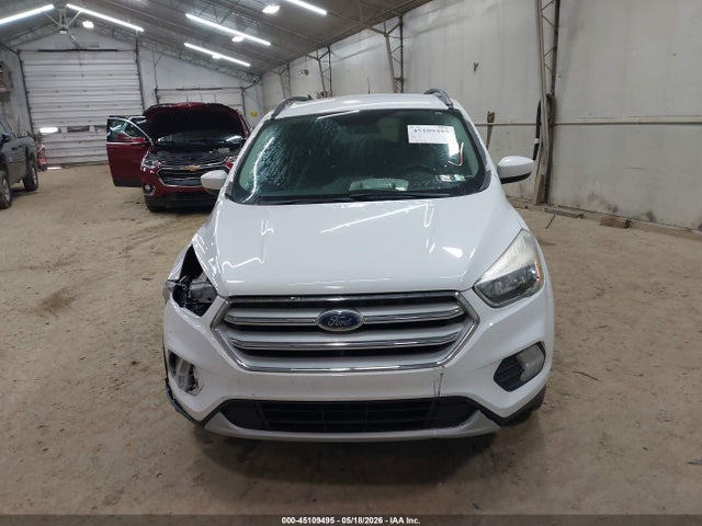 Продажа на аукционе авто 2018 Ford Escape Se, vin: 1FMCU9GD6JUB22222, номер лота: 45109495
