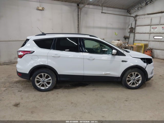 Продажа на аукционе авто 2018 Ford Escape Se, vin: 1FMCU9GD6JUB22222, номер лота: 45109495