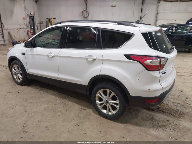 Продажа на аукционе авто 2018 Ford Escape Se, vin: 1FMCU9GD6JUB22222, номер лота: 45109495