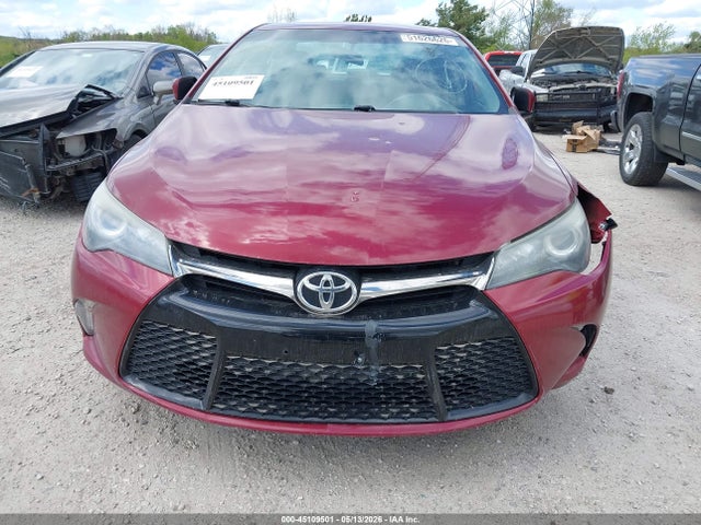 45109501 :رقم المزاد ، 4T1BF1FK3HU727686 vin ، 2017 Toyota Camry Se مزاد بيع