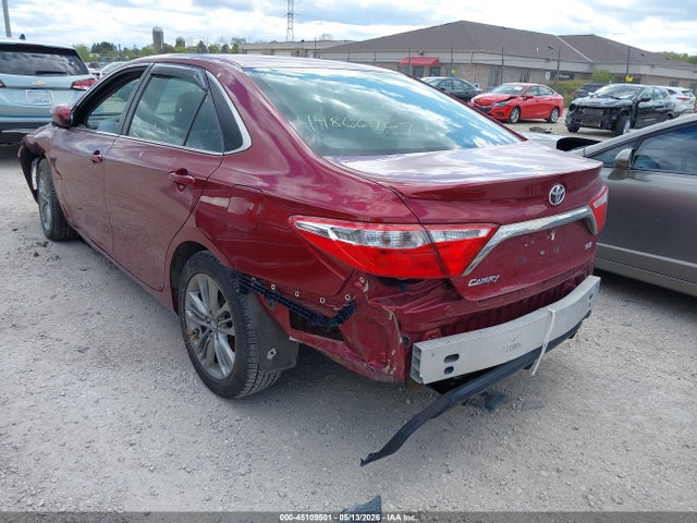 45109501 :رقم المزاد ، 4T1BF1FK3HU727686 vin ، 2017 Toyota Camry Se مزاد بيع