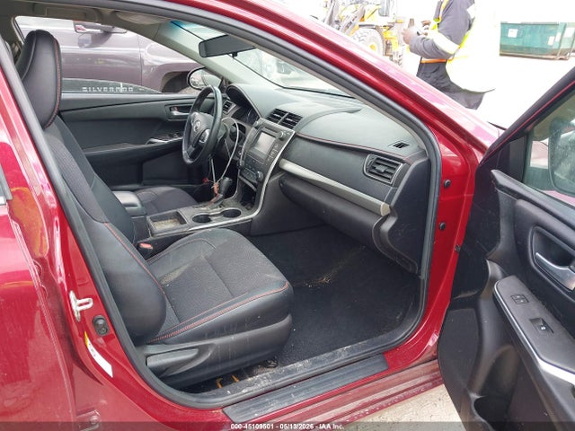 45109501 :رقم المزاد ، 4T1BF1FK3HU727686 vin ، 2017 Toyota Camry Se مزاد بيع