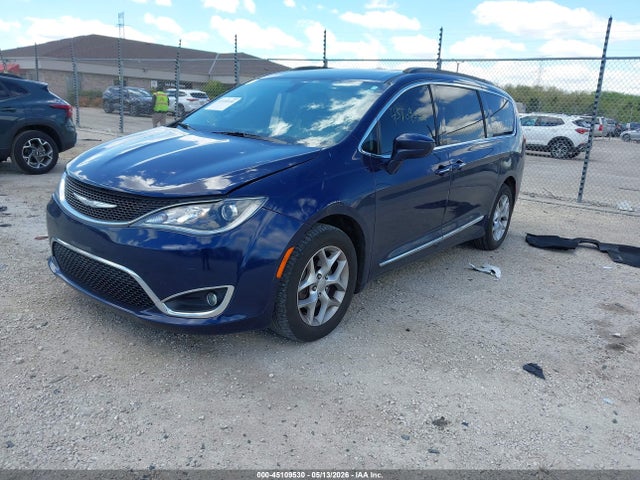 Продаж на аукціоні авто 2017 Chrysler Pacifica Touring-l, vin: 2C4RC1BG3HR598777, номер лоту: 45109530