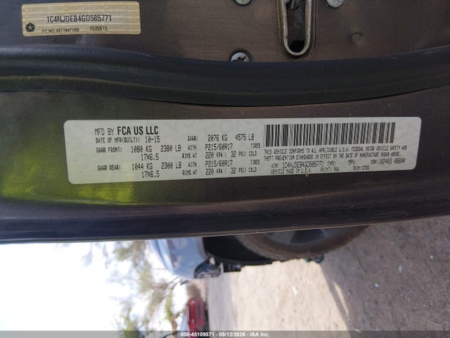 45109571 :رقم المزاد ، 1C4NJDEB4GD585771 vin ، 2016 Jeep Compass Latitude مزاد بيع
