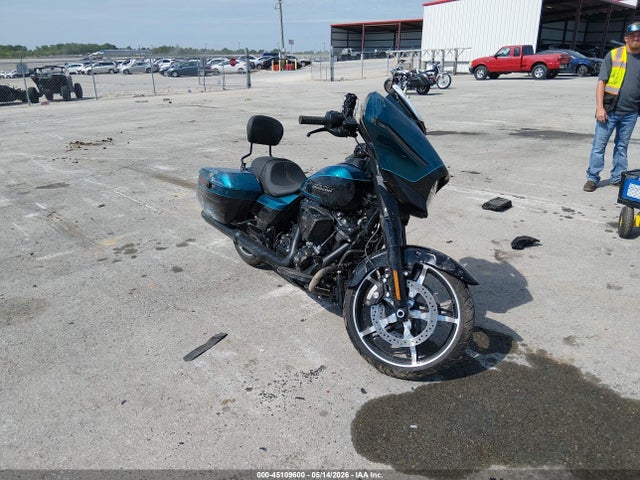 Harley-Davidson FLHX 2026 1HD1KB716TB602370 main image