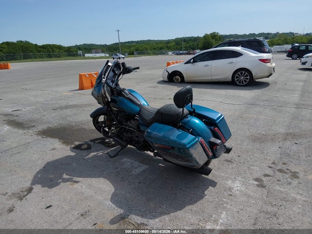 Harley-Davidson FLHX 2026 1HD1KB716TB602370 Image 3