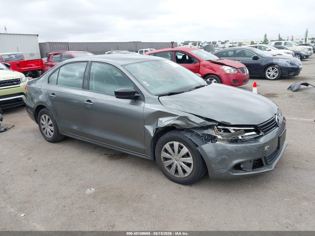 2013 Volkswagen Jetta 2.0l S მანქანა იყიდება აუქციონზე, vin: 3VW2K7AJ4DM411260, აუქციონის ნომერი: 45109669