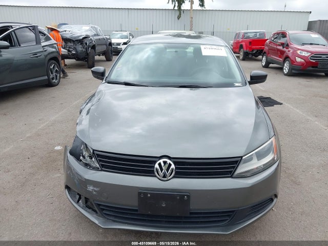 Продажа на аукционе авто 2013 Volkswagen Jetta 2.0l S, vin: 3VW2K7AJ4DM411260, номер лота: 45109669