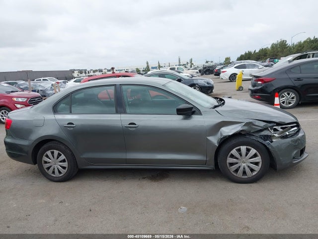 Продажа на аукционе авто 2013 Volkswagen Jetta 2.0l S, vin: 3VW2K7AJ4DM411260, номер лота: 45109669