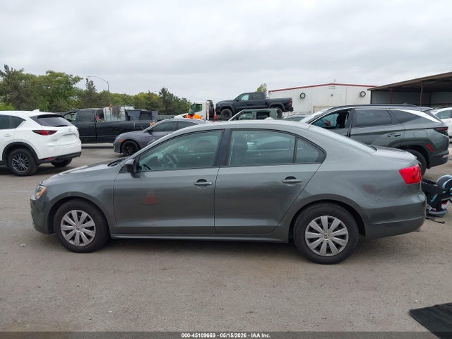 Продажа на аукционе авто 2013 Volkswagen Jetta 2.0l S, vin: 3VW2K7AJ4DM411260, номер лота: 45109669