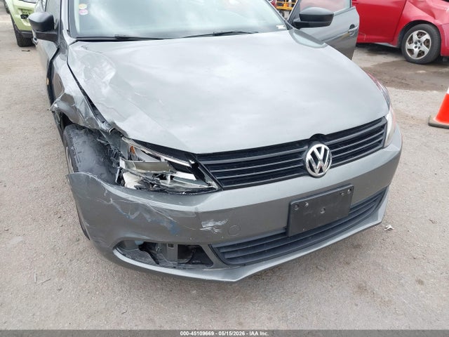 Продажа на аукционе авто 2013 Volkswagen Jetta 2.0l S, vin: 3VW2K7AJ4DM411260, номер лота: 45109669