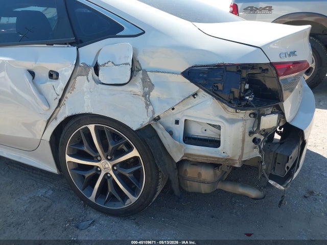Honda Civic Touring 2022 2HGFE1F99NH314791 Image 6