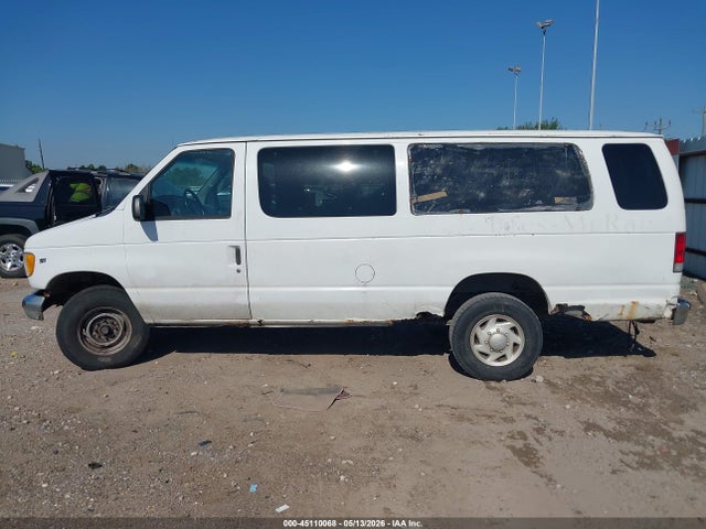 45110068 :رقم المزاد ، 1FBSS31LX1HA83344 vin ، 2001 Ford E-350 Super Duty Xl/xlt مزاد بيع