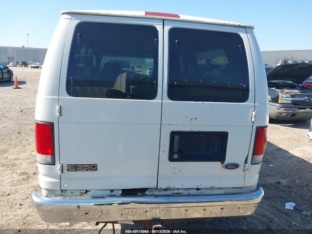 45110068 :رقم المزاد ، 1FBSS31LX1HA83344 vin ، 2001 Ford E-350 Super Duty Xl/xlt مزاد بيع