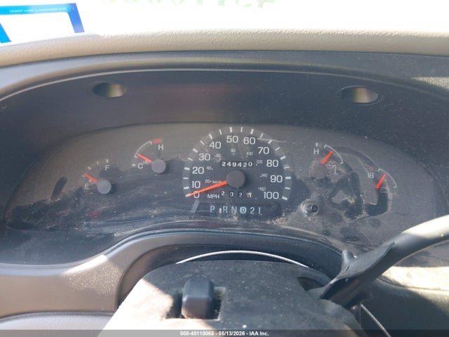 45110068 :رقم المزاد ، 1FBSS31LX1HA83344 vin ، 2001 Ford E-350 Super Duty Xl/xlt مزاد بيع
