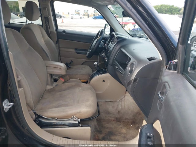 45110070 :رقم المزاد ، 1C4NJPBA0GD688621 vin ، 2016 Jeep Patriot Sport مزاد بيع