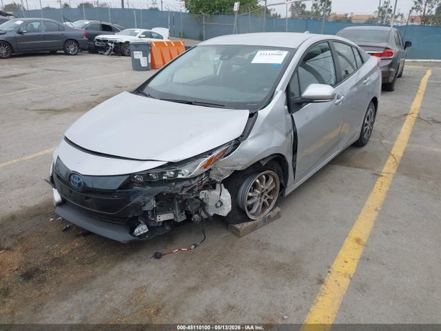 Toyota Prius Prime Limited 2021 JTDKAMFP1M3187576 Image 2