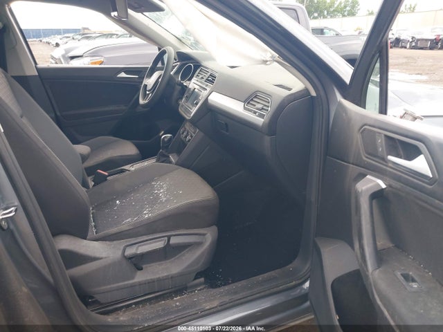 45110103 :رقم المزاد ، 3VV1B7AXXMM116944 vin ، 2021 Volkswagen Tiguan Trendline مزاد بيع