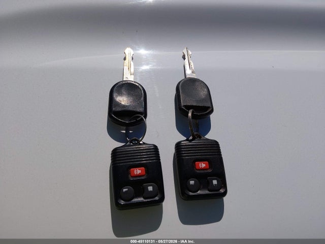 45110131 :رقم المزاد ، 1FMYU93185KA71051 vin ، 2005 Ford Escape Xlt مزاد بيع