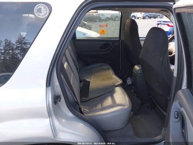 45110131 :رقم المزاد ، 1FMYU93185KA71051 vin ، 2005 Ford Escape Xlt مزاد بيع